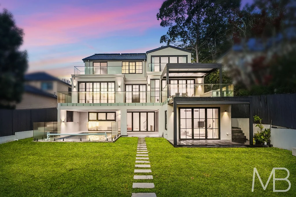 Pymble 6房 Merrivale 法式城堡杰作的稀有置业机会 A Rare Opportunity To Secure The French Château Masterpiece On Merrivale