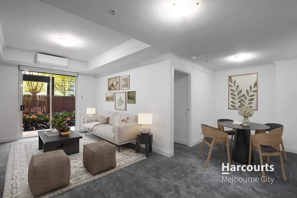 Superb & Sizeable apartment on St Kilda Road!