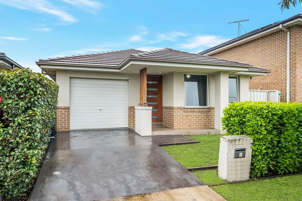 Middleton Grange 4 Bedroom Cosy Family Home in Middleton Grange