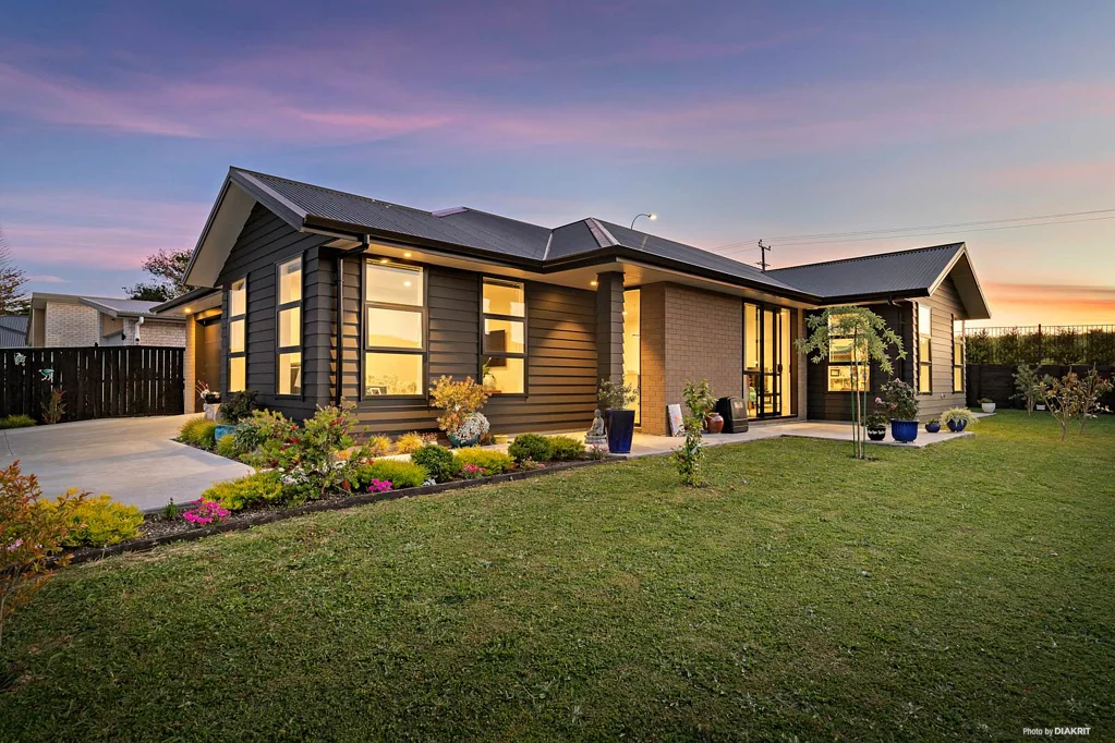 Pukekohe 4ਬੈੱਡਰੂਮ Near-New, Sun, Quality Craftsmanship & Peace o...