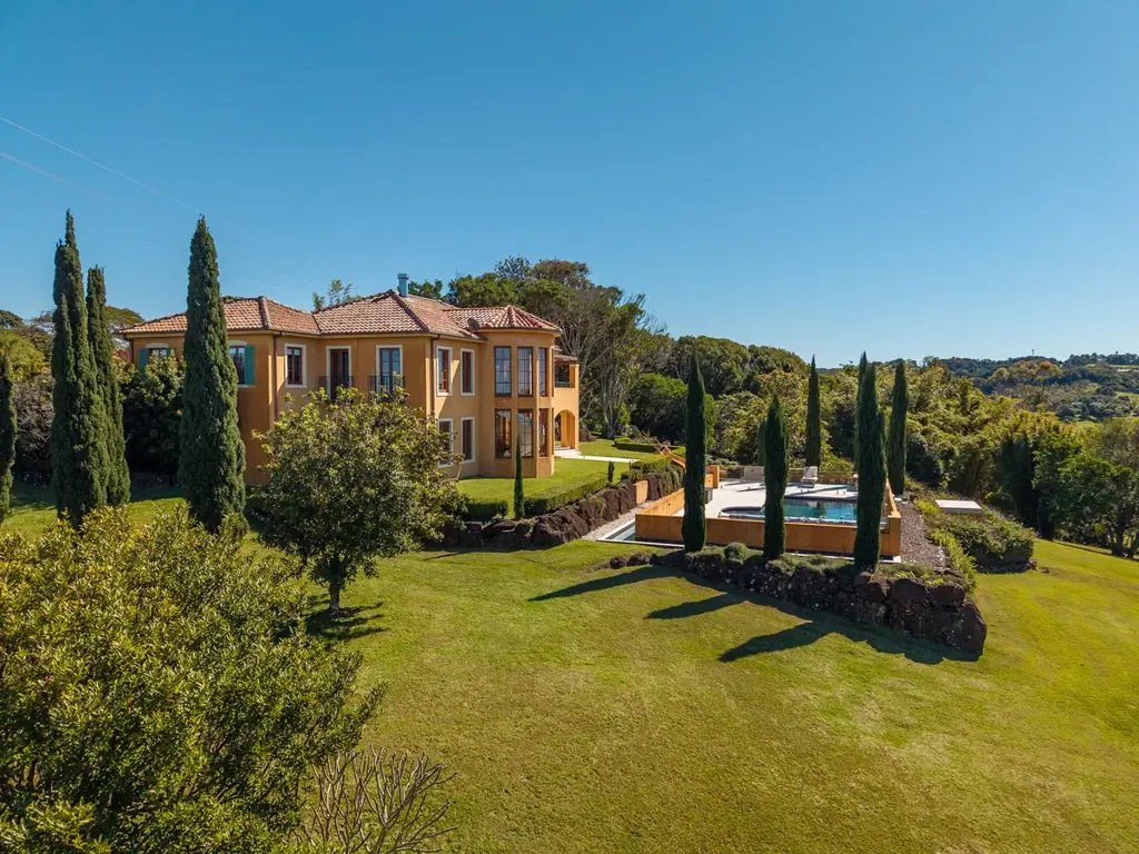 Cumbalum 3कमरा Mediterranean Masterpiece | Grand Scale, Prestige & Panoramic Views
