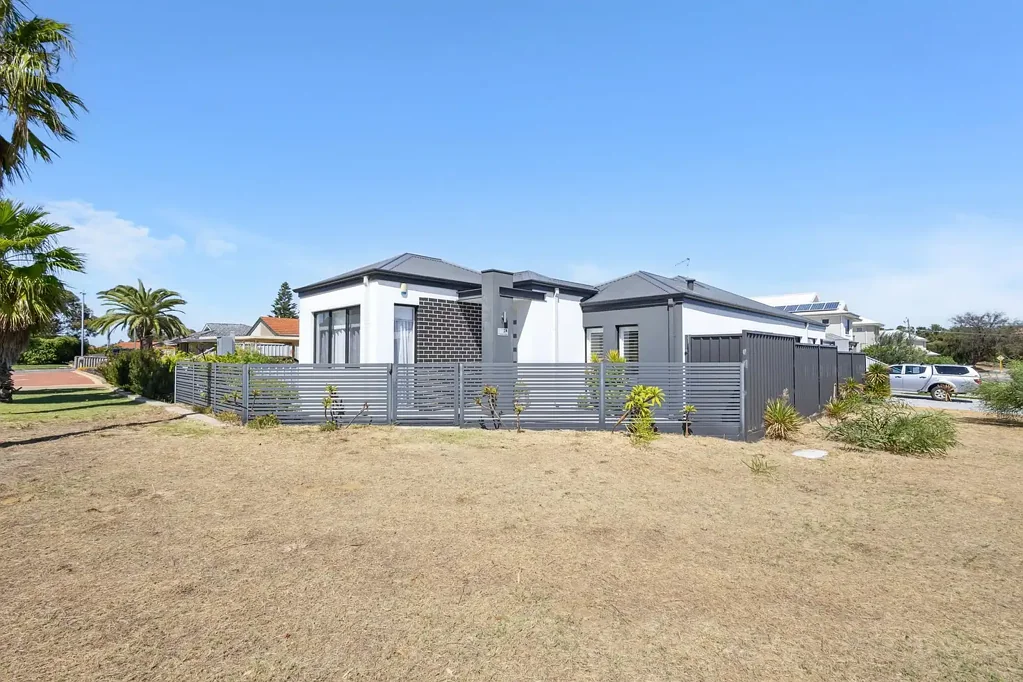 2a Windsor Place, Kallaroo, WA 6025