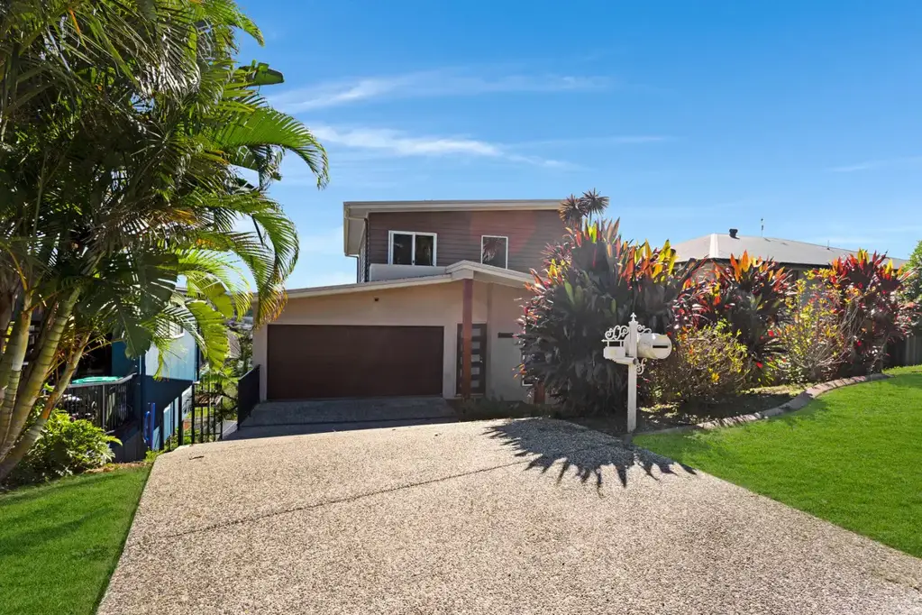 Dual Living Opportunity in Burleigh Heads – Spacious, Versatile & Ideal for Extended Families