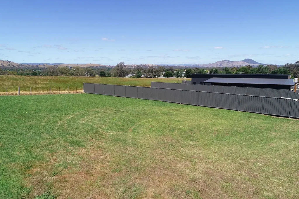 Mansfield Peaceful living in Banksia Street