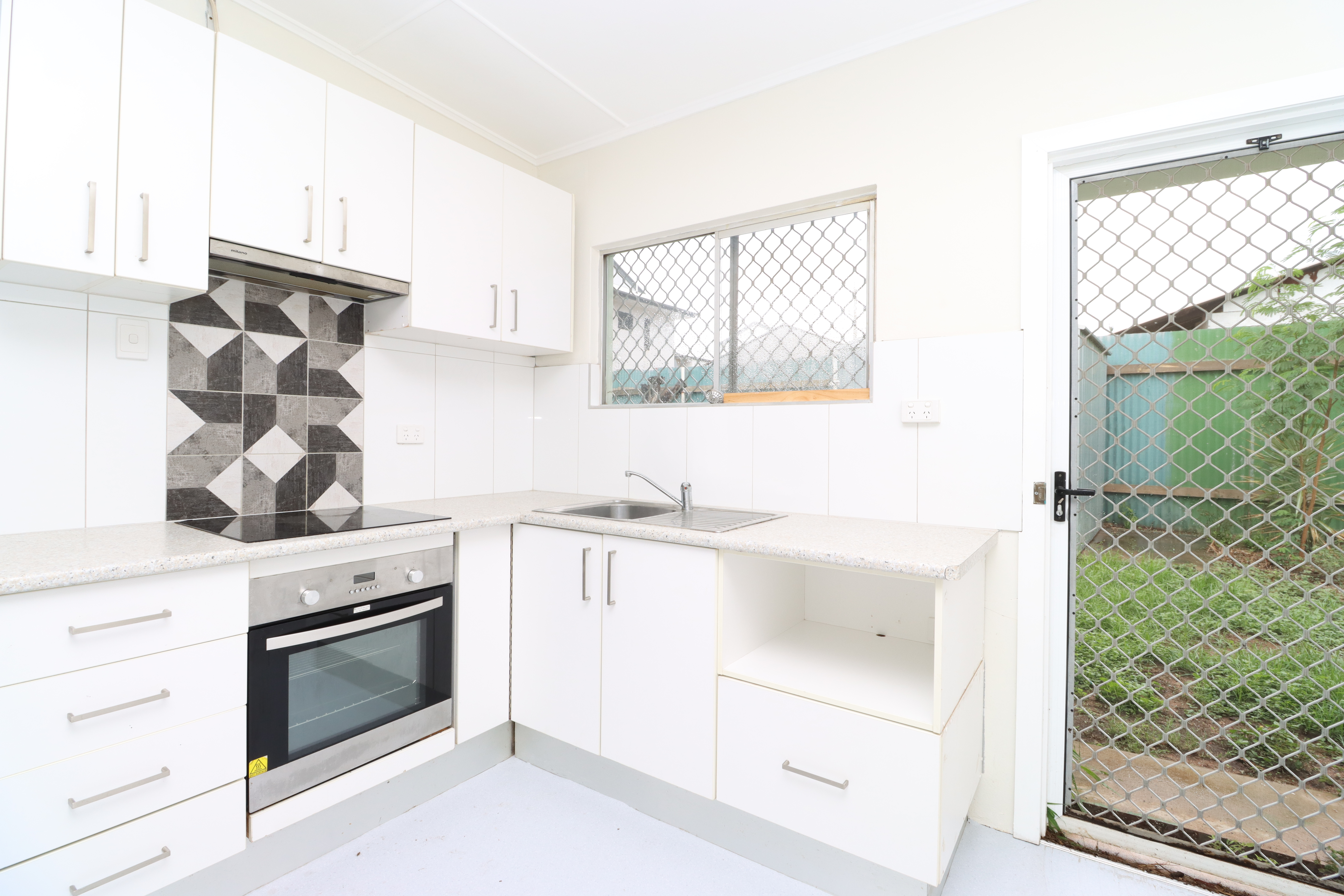 FLAT 3 18 FLYNN ST, MORNINGTON QLD 4825, 0 침실, 0 욕실, Unit