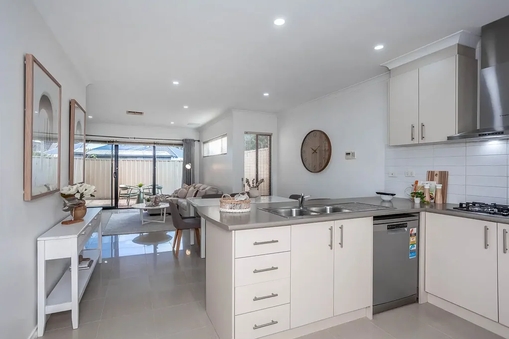 4C Ungaroo Road, Westminster, WA 6061