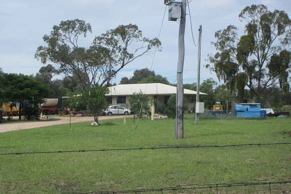 Tara 4 Bedroom Home minutes from town.