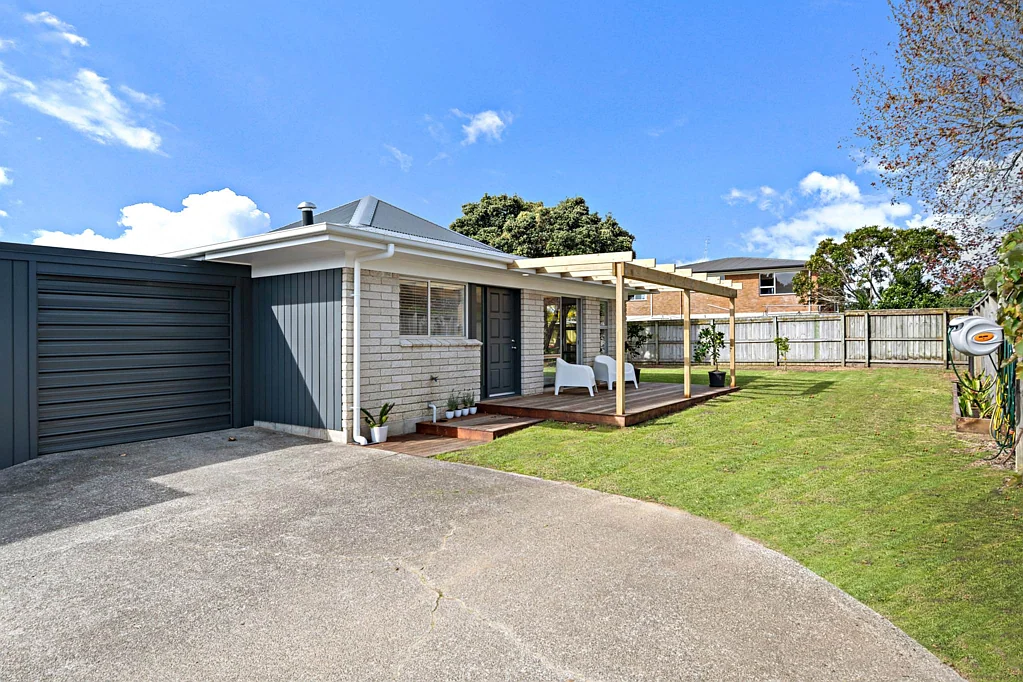 Half Moon Bay 2 Bedroom Stylishly Renovated 2-Bedroom Unit