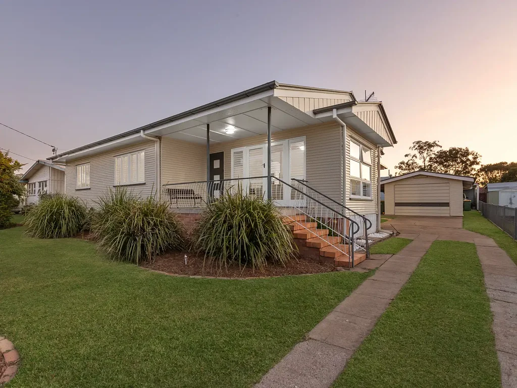 Ebbw Vale 3部屋 Stylishly Renovated Post-War Home with Exceptional Outdoor Entertaining