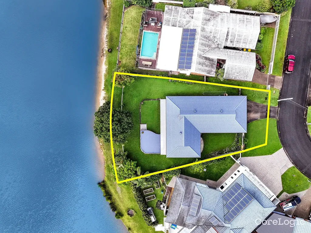 17 Kingfisher Crescent, Burleigh Waters, QLD 4220