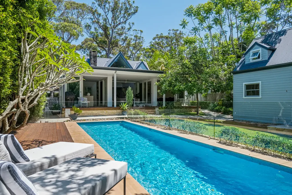 Avalon Beach 5 Slaapkamer Private Family Oasis, Pool, Separate Studio, Steps to the Village