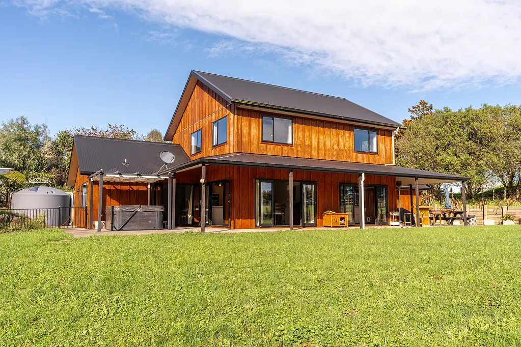 Te Awamutu 5房  Home full of memories – owners off to the coast!