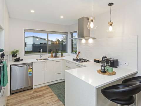 Redwood 3房  Immediate Possession Available