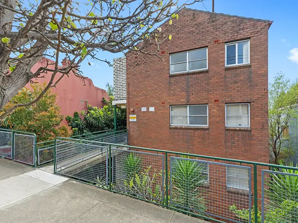 Lifestyle Apartment in the Absolute Heart of Annandale