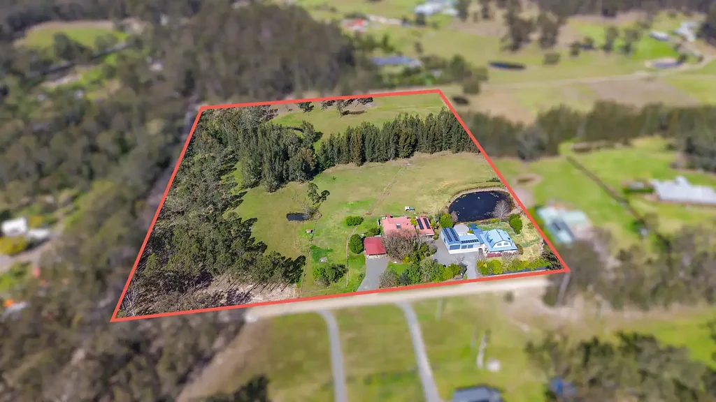 Glen Oak 4.14 HECTARES OF PRIVATE ACREAGE. TWO HOMES, A GRANNY FLAT, ONE EXTRAORDINARY LIFESTYLE