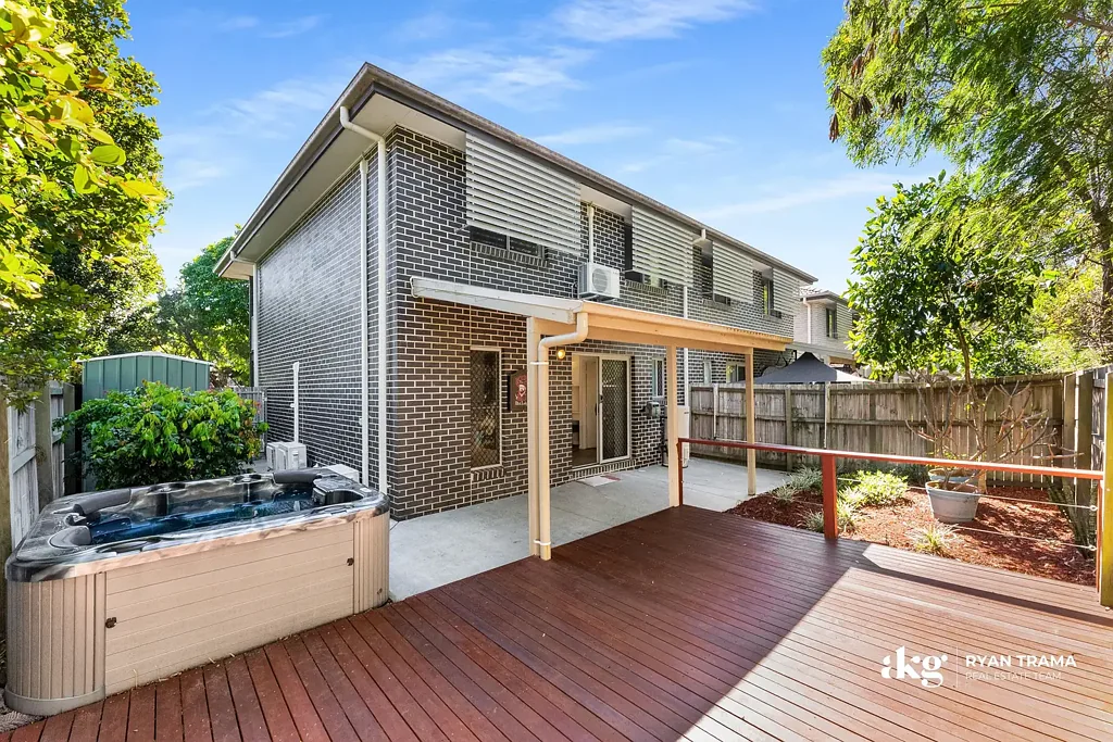 Eagleby 3 Slaapkamer MOVE-IN READY WITH PRIVATE SPA, SHED & EXPANSIVE ENTERTAINING!