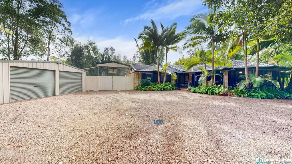 Cooroibah 4房  Small Acreage Delight - Priced To Sell - Do Not Miss Out!