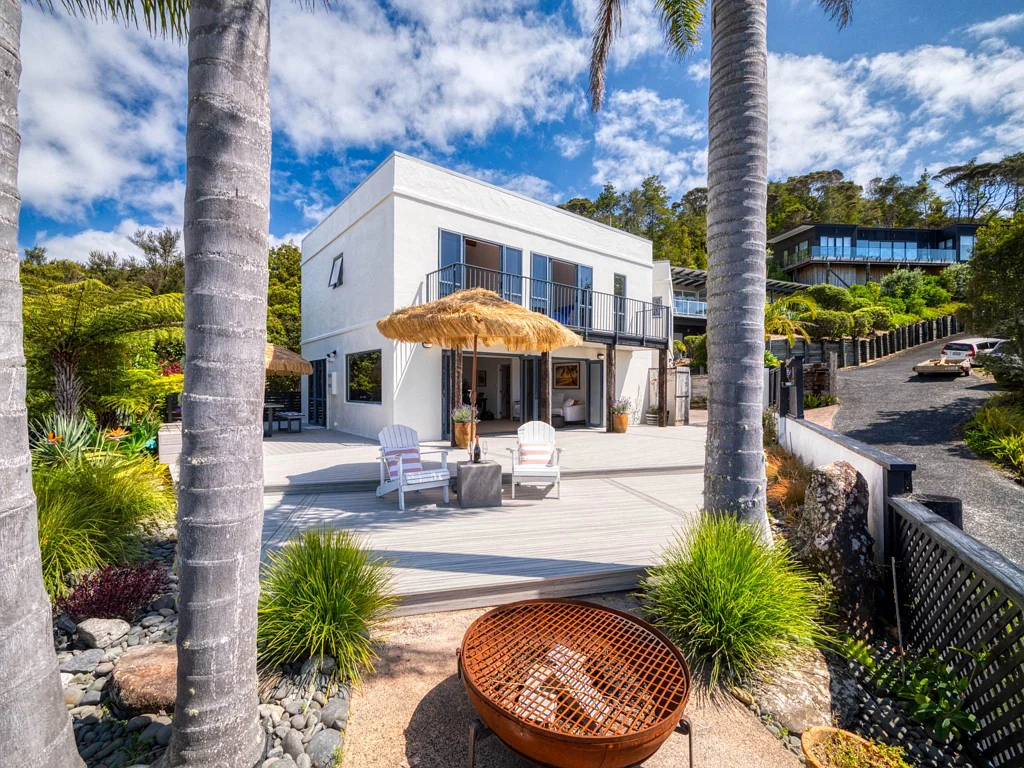Paihia 4Moenga A Slice of Coastal Paradise Across the Tasman