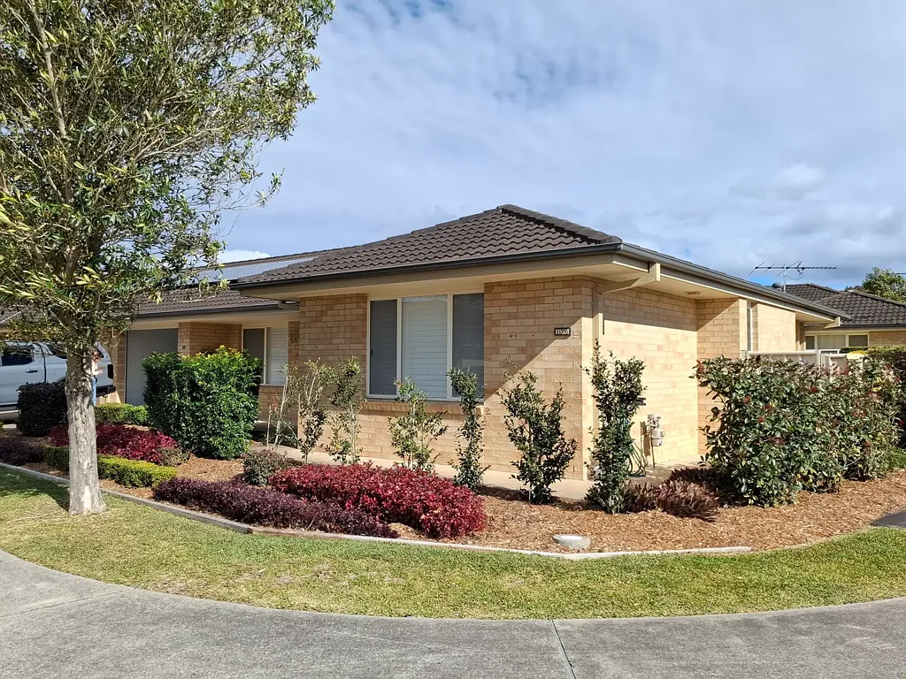 Elermore Vale 2ਬੈੱਡਰੂਮ PRIVATE SALE — Elegant Villa in Elermore Glen Retirement Village
