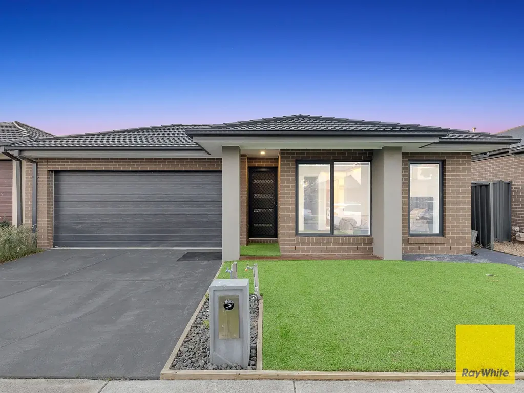 Tarneit 3 Bedroom Modern Comfort Meets Prime Location in the Heart of Tarneit
