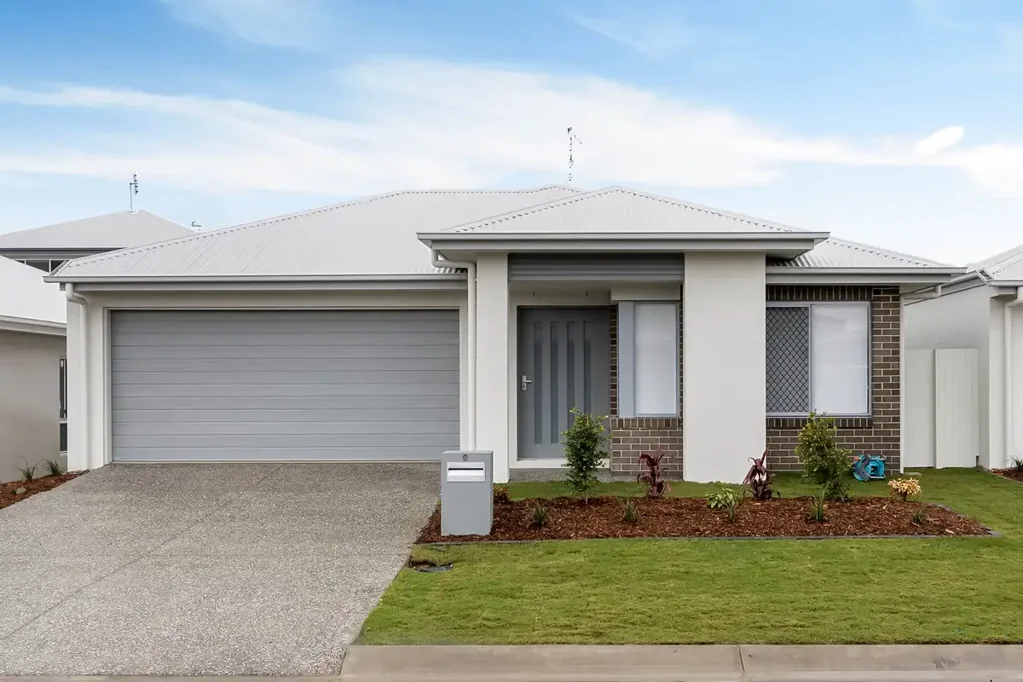 MODERN LOW MAINTENANCE HOME
