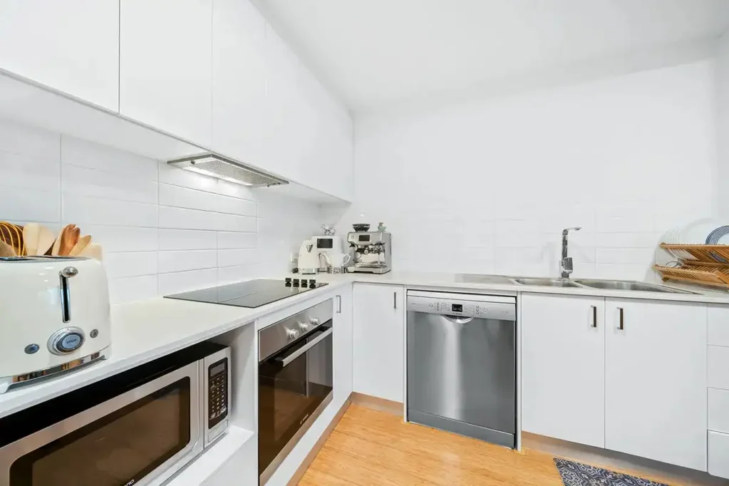 Modern One Bedroom Apartment in Prime East Perth Location