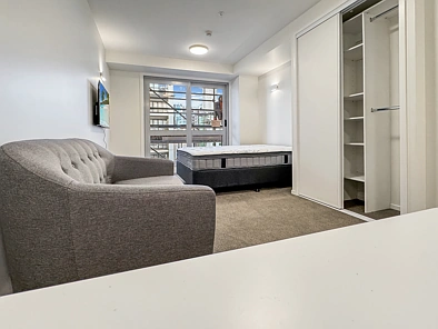 Sunny Studio Living in Popular Victopia Apartments