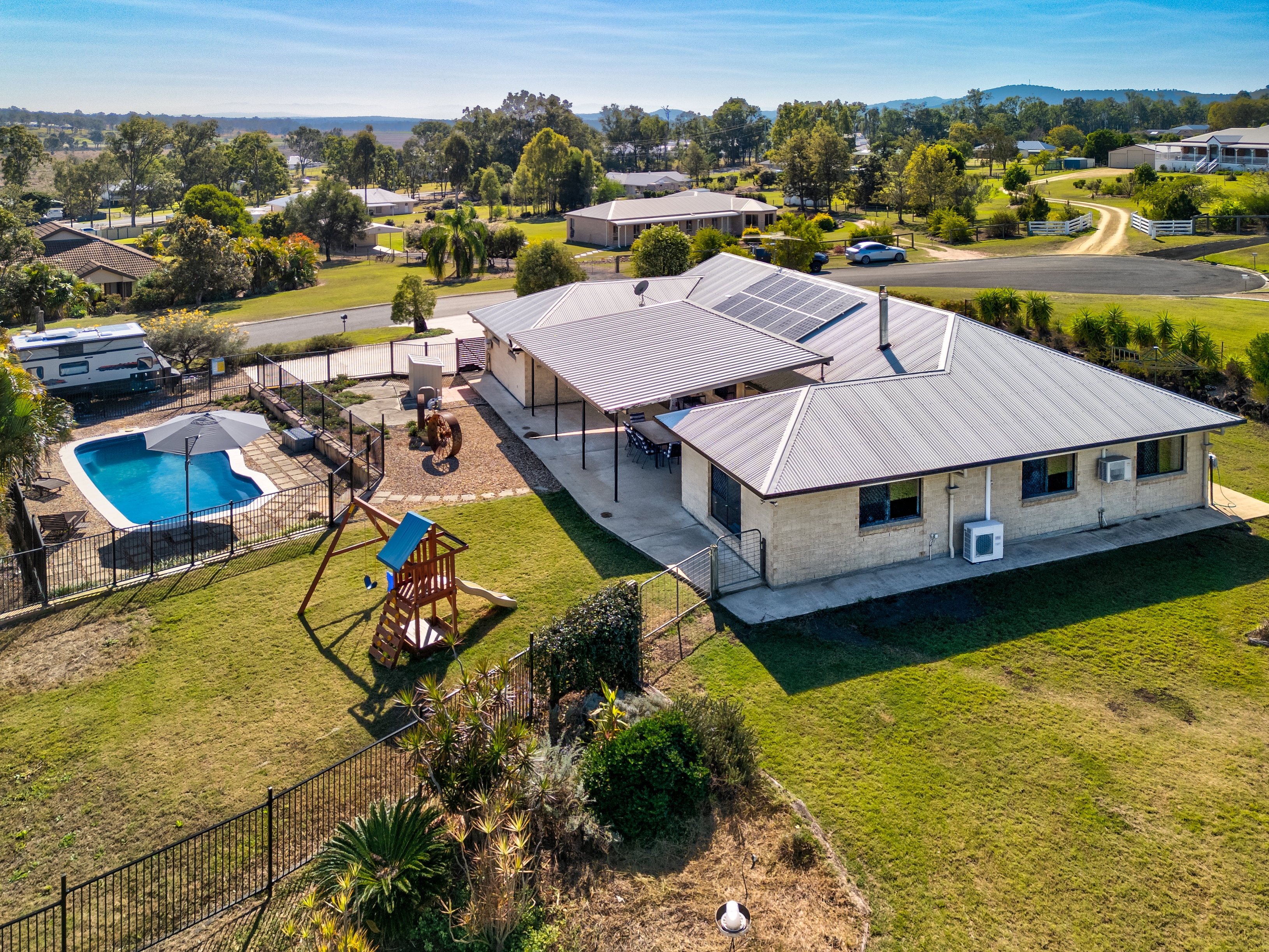 4 MOORE CL, HATTON VALE QLD 4341, 0部屋, 0バスルーム, House