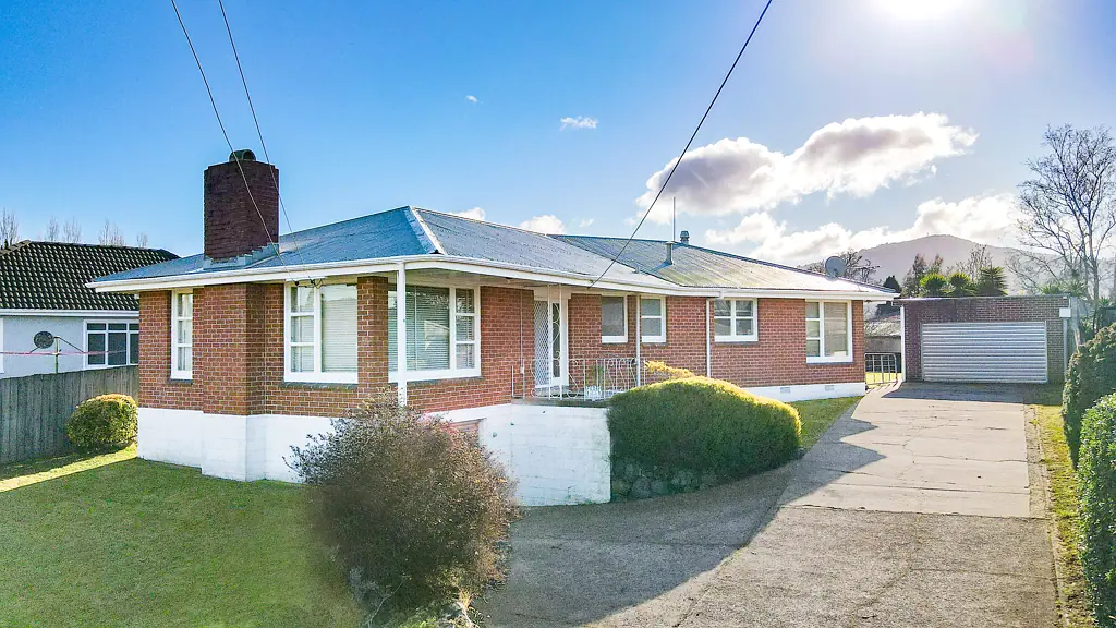 Utuhina 3 Bedroom A Timeless Mid-Century Modern Classic