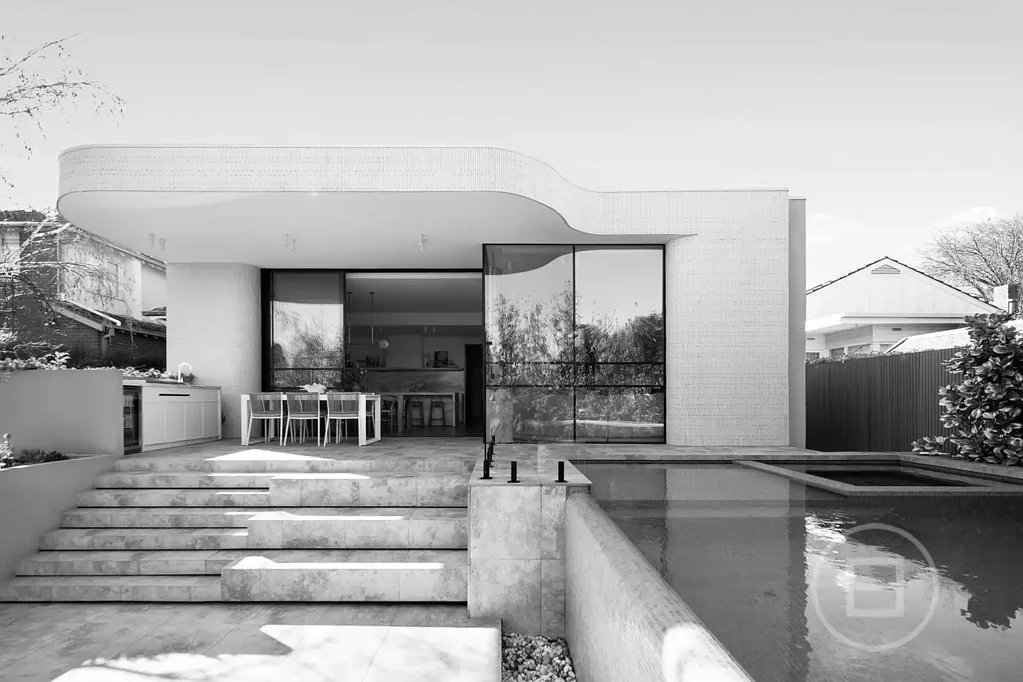 Glen Iris 4 Slaapkamer Expressions of Interest closing Tuesday 29th September at 3pm (unless sold prior)