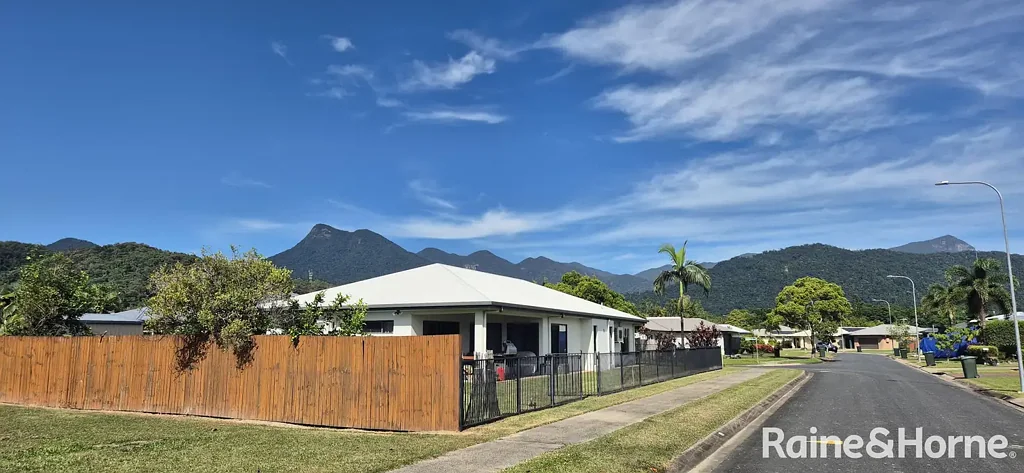 15 Riflebird Cresent, Mossman, QLD 4873