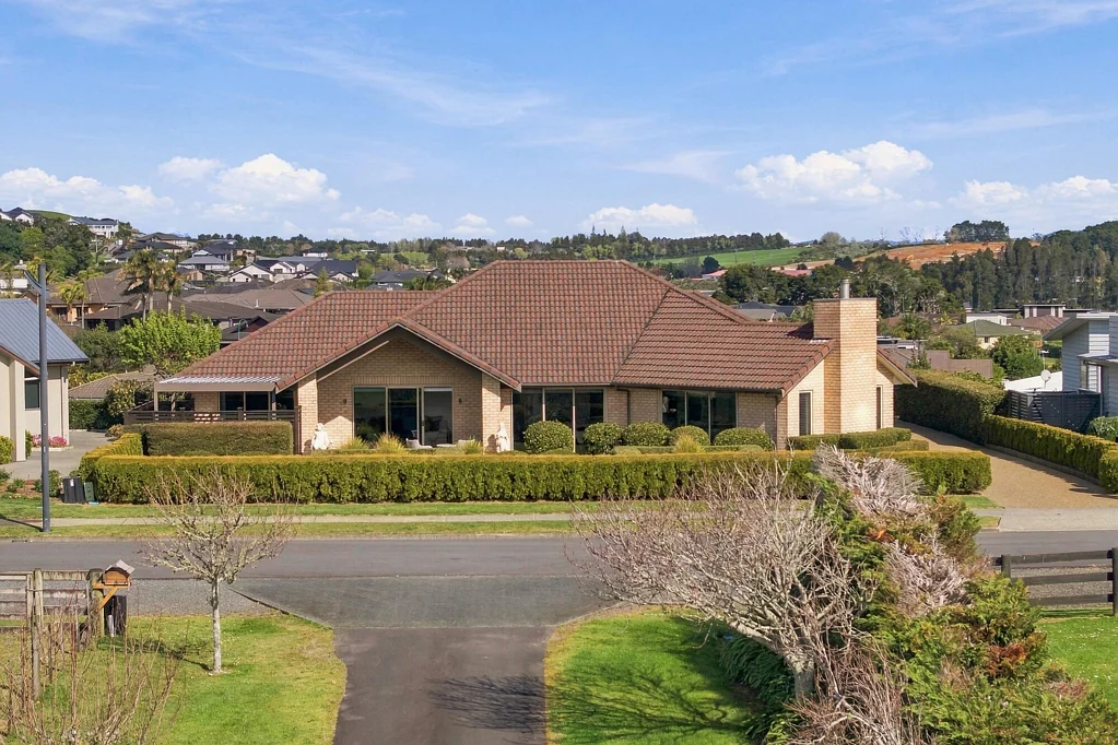 Pukekohe 5 Bedroom Grace James elegance