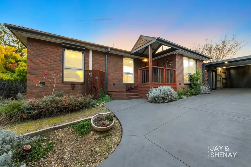 171 James Cook Drive, Endeavour Hills, VIC 3802