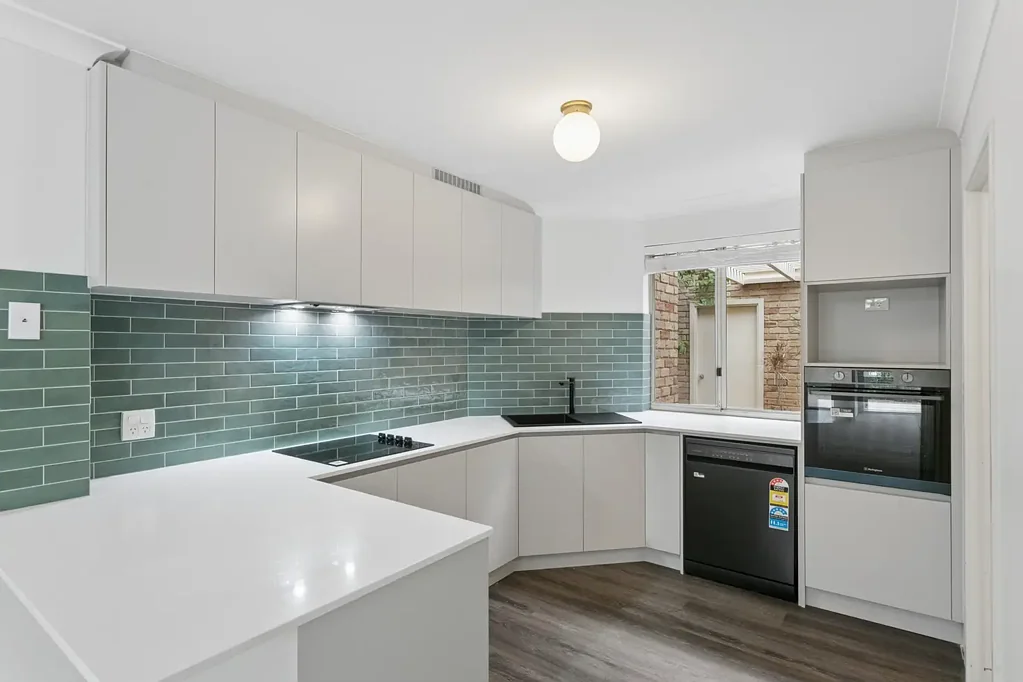 OVER 55's COMPLEX 2x1 + Study BOASTING LOCATION AND VALUE!