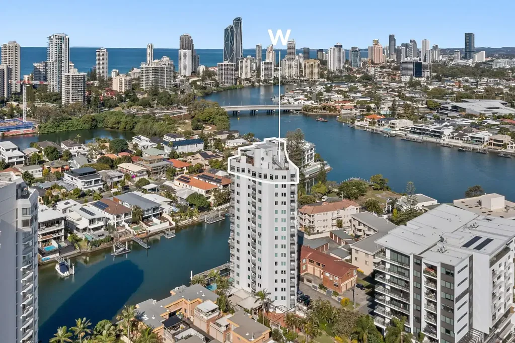 Surfers Paradise 4 Slaapkamer OWNER INSTRUCTS SALE OF HIS PENTHOUSE