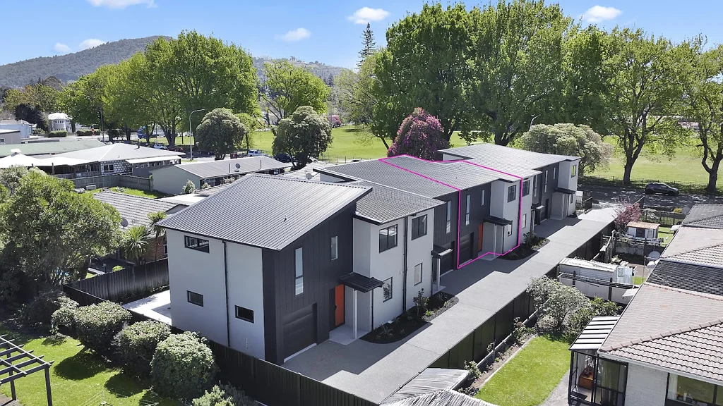 Victoria 3房  Freehold Newly Built Home Priced at $699,000