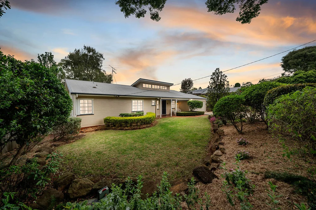 186 Rowbotham Street, Middle Ridge, QLD 4350