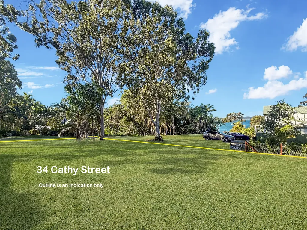 Macleay Island North-Facing Island Opportunity with Water Views