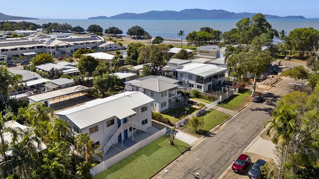 Rowes Bay 8બેડરૂમ Four Brand-New Coastal Residences - One Irreplaceable Investment Opportunity