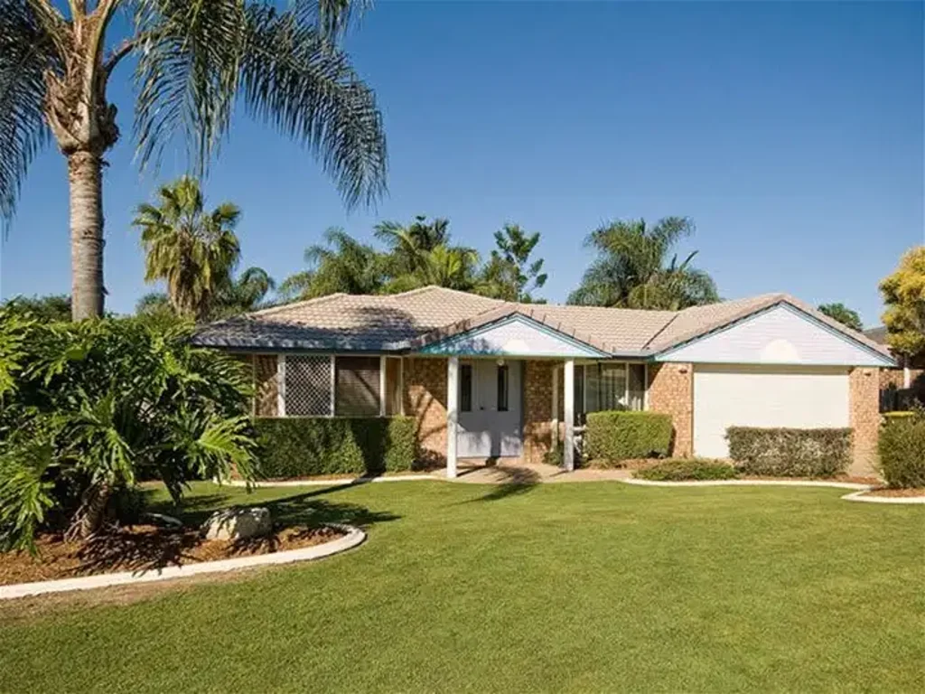 Spacious Family House in Parkinson !