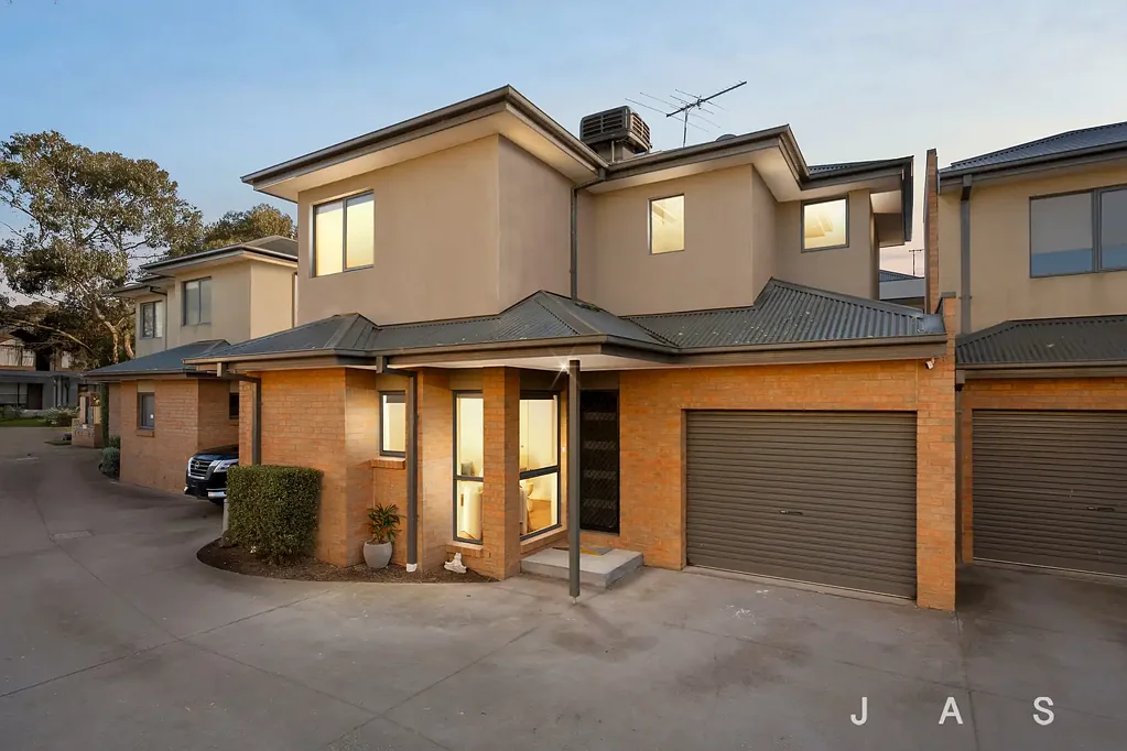 2/16 Omar Street, Maidstone, VIC 3012, 2房, 1浴, Townhouse