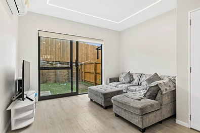Papatoetoe 2 Bedroom No Society or Maintenance Fees!