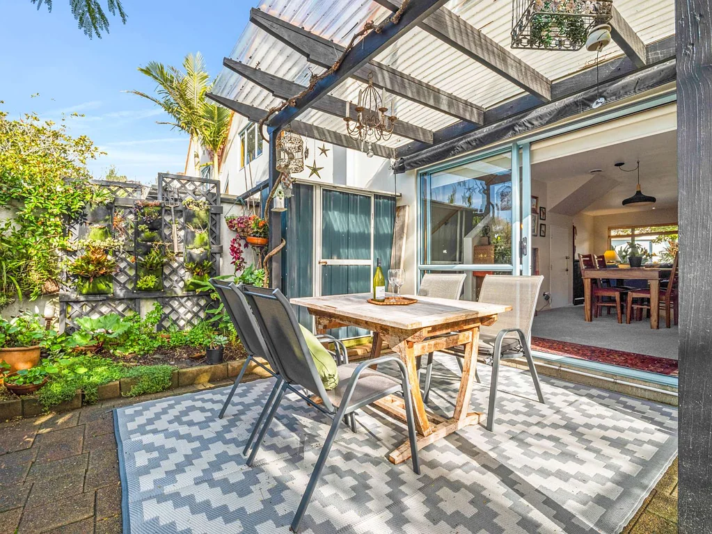 Stanmore Bay 3房  CONVENIENCE ON THE COAST!