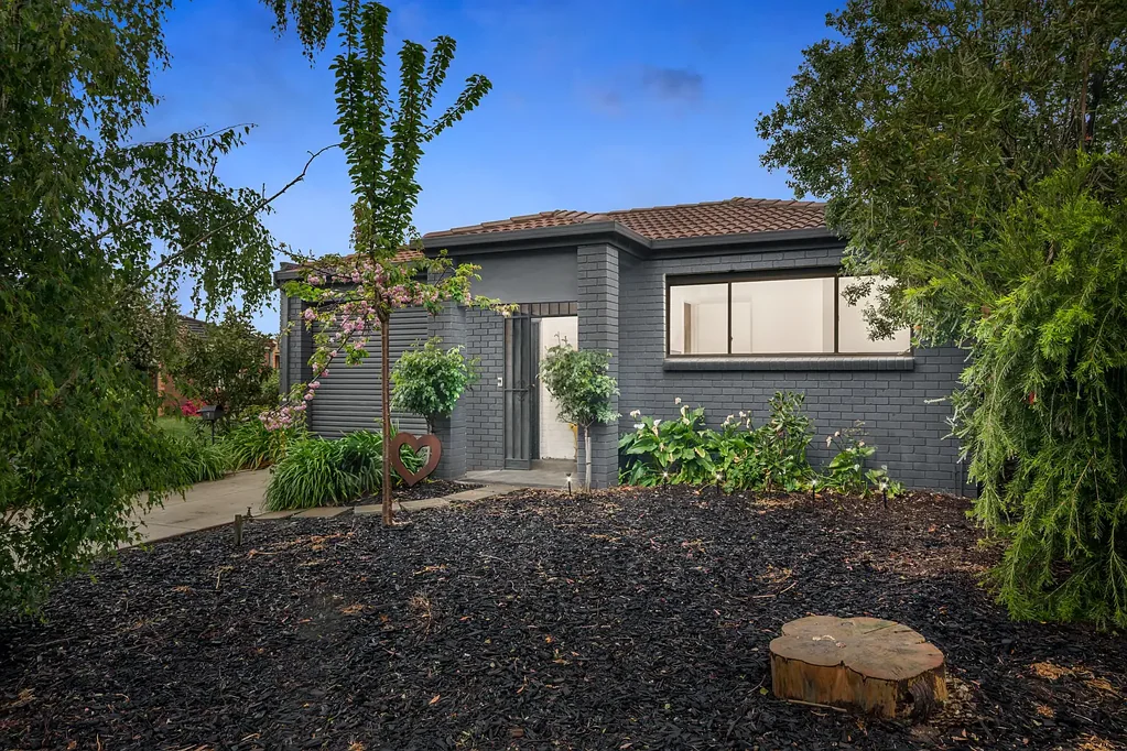 9 Crystal Close, Whittlesea, VIC 3757