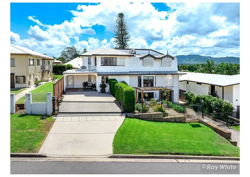 The Range 5ห้องนอน A Stunning Multi-Level Family Retreat