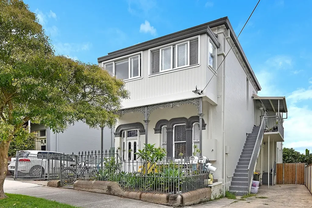 Spacious Two Bedroom Victorian Apartment with Character & Style