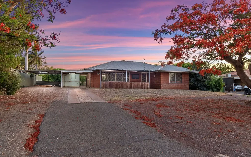 16 Lyndon Crescent, Dampier, WA 6713