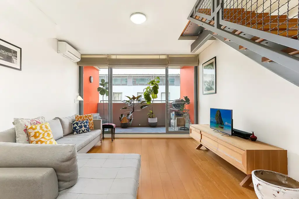 Spacious Private Split Level Executive Unit