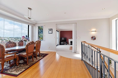 Unsworth Heights 5房  Lovely Family Home, Spacious & Comfort