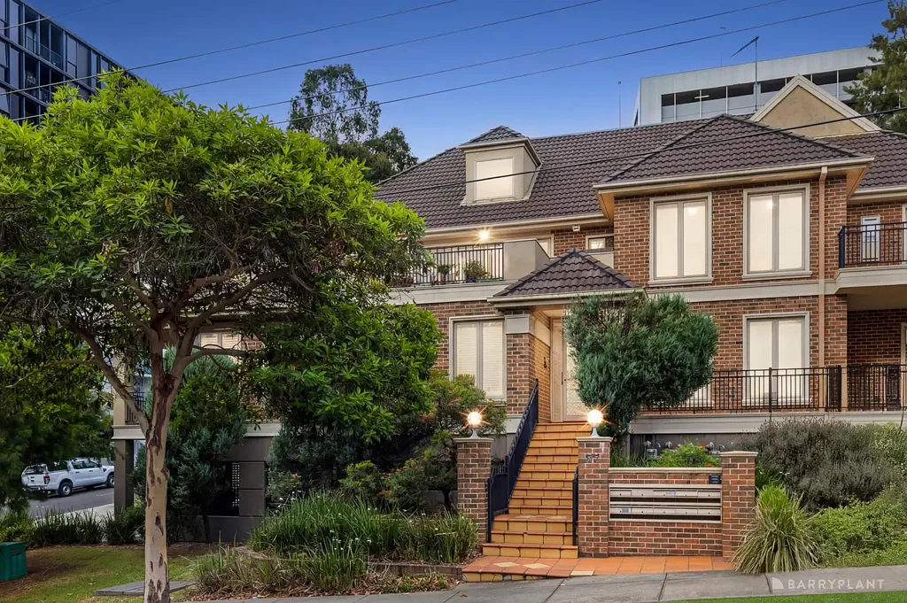 2/38 Westfield Drive, Doncaster, VIC 3108